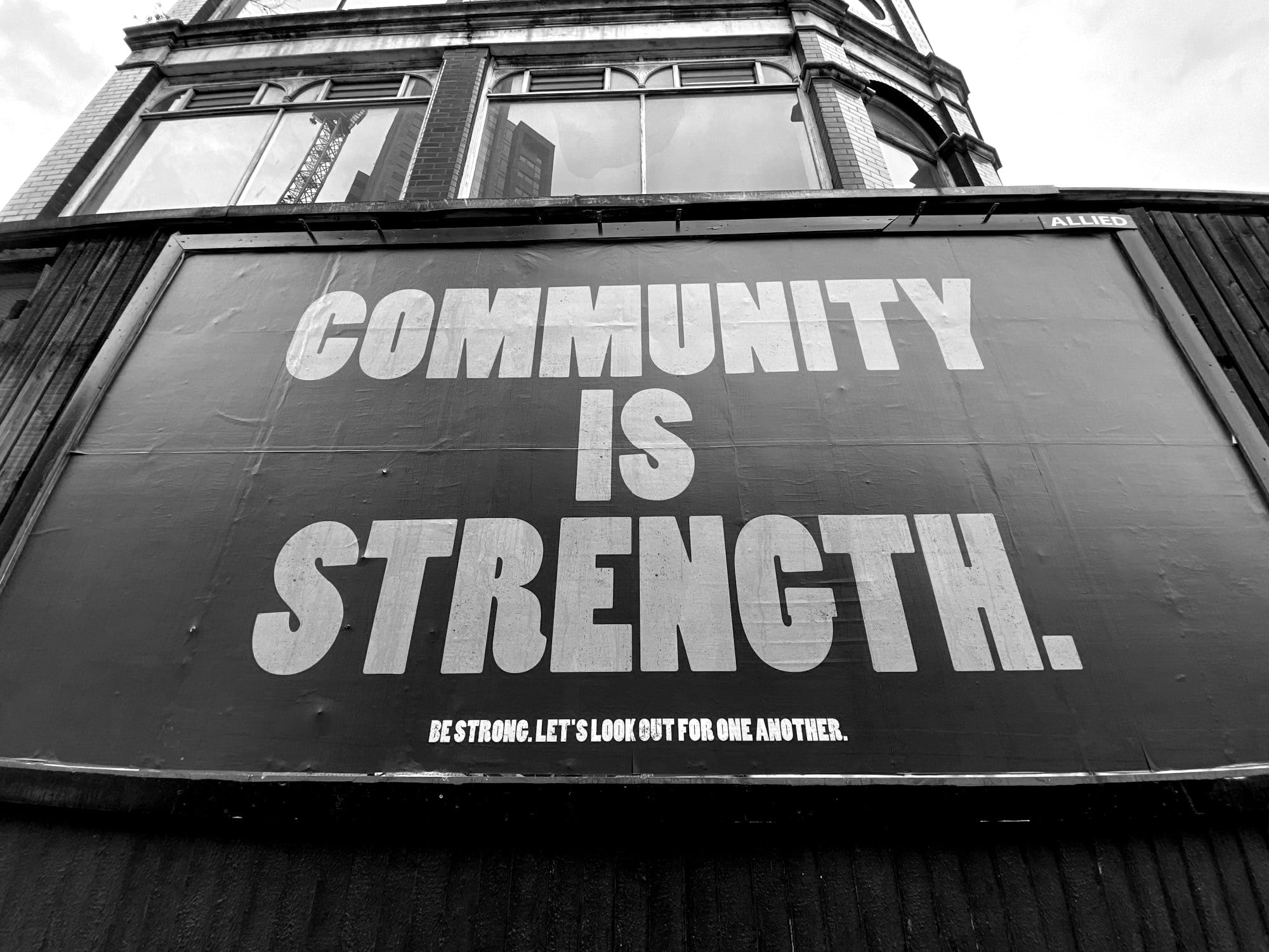 red and white coca cola signage